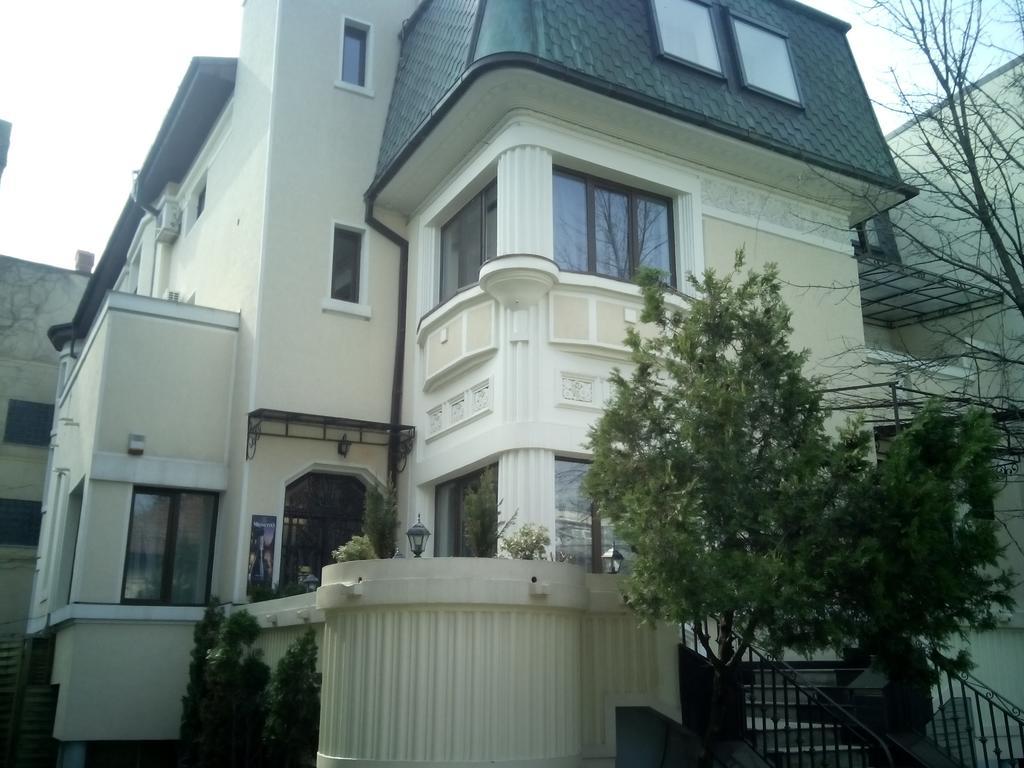Cornelia 3*