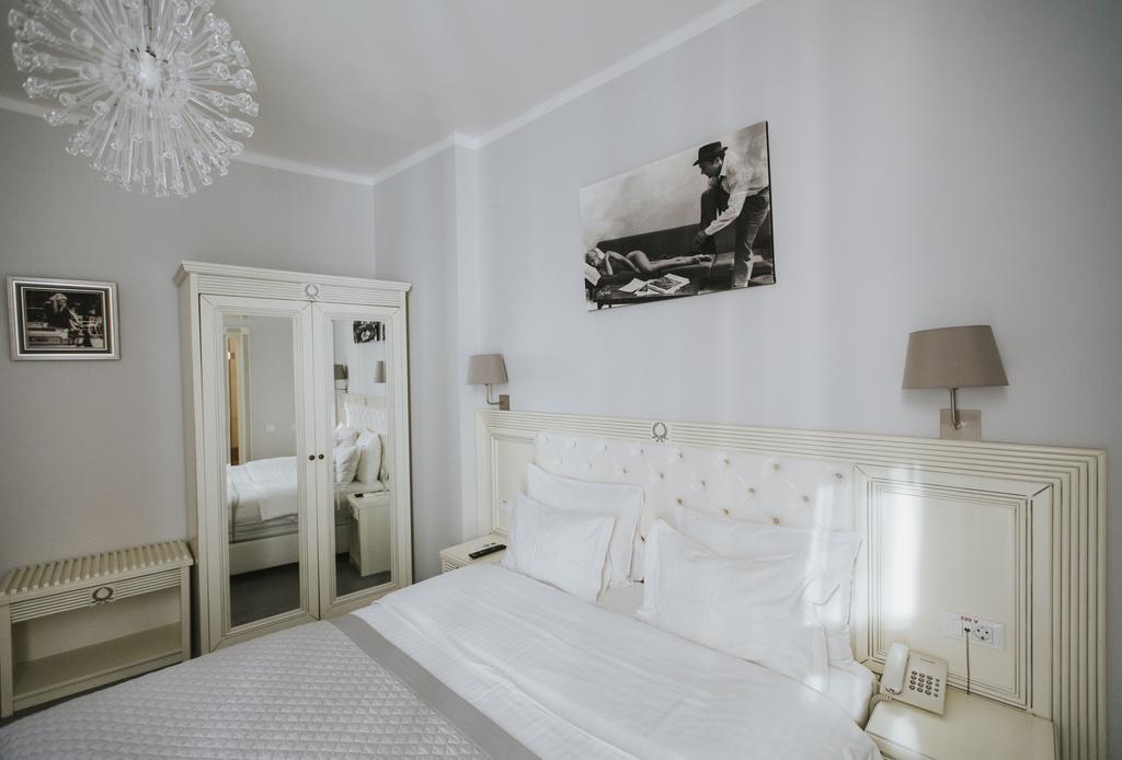 Cornelia Hotel