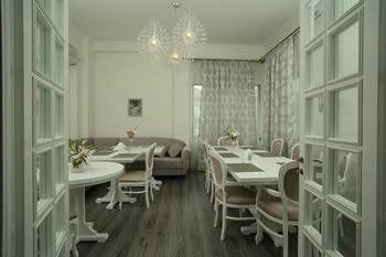 Cornelia 3*