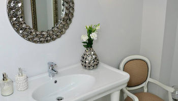 Hotel Cornelia 3*