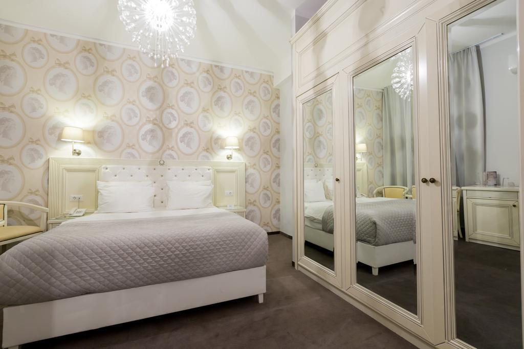 Cornelia Hotel