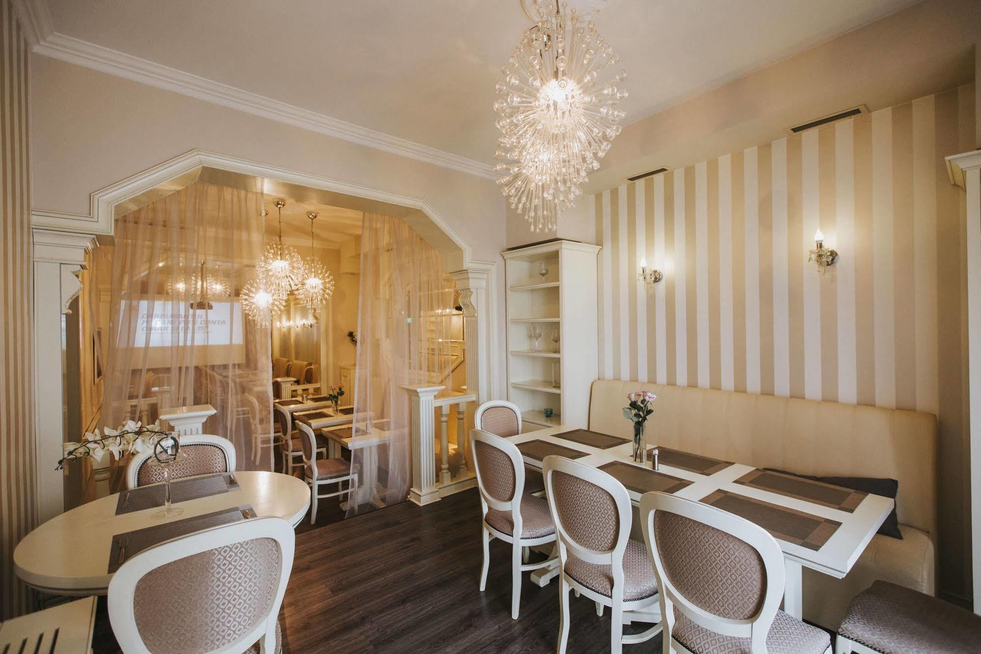Cornelia Hotel 3*