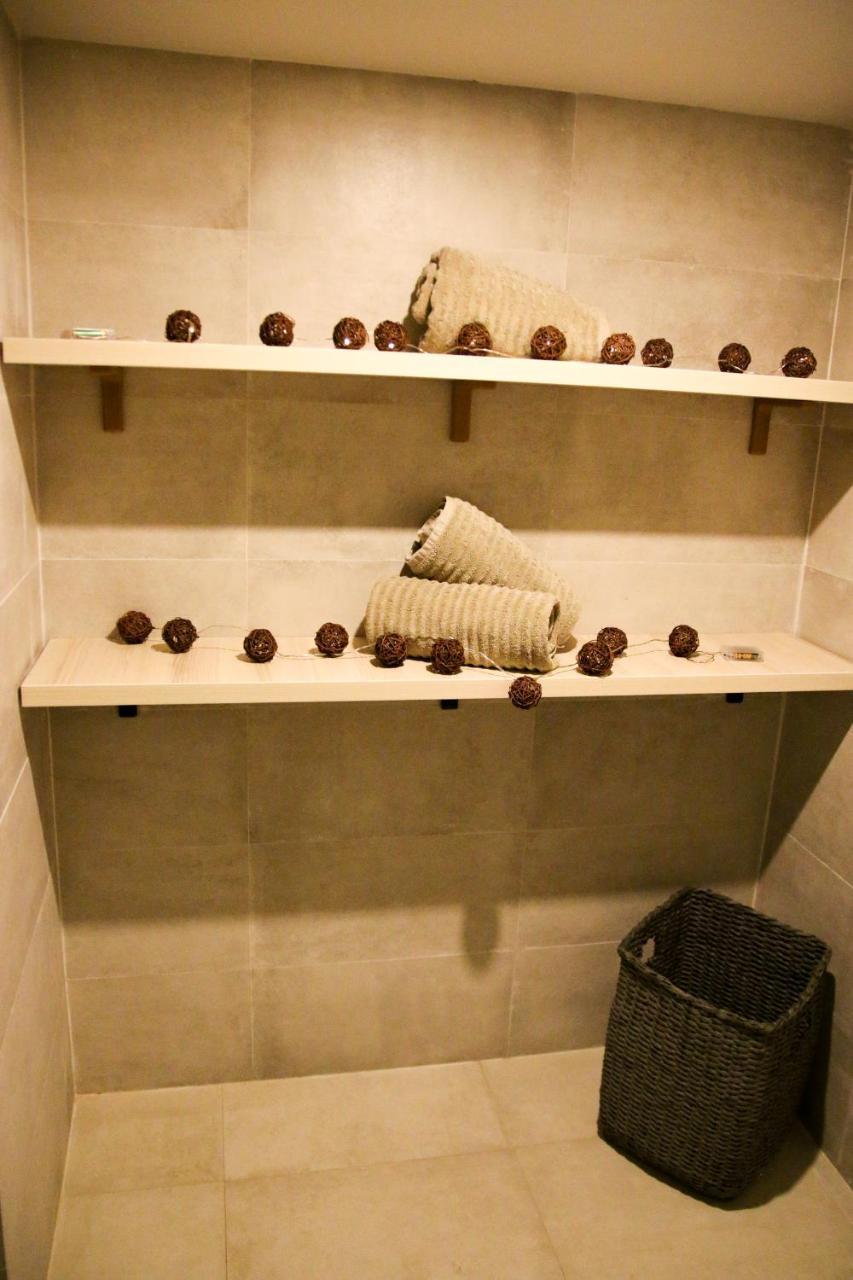 Hotel Cornelia 3*